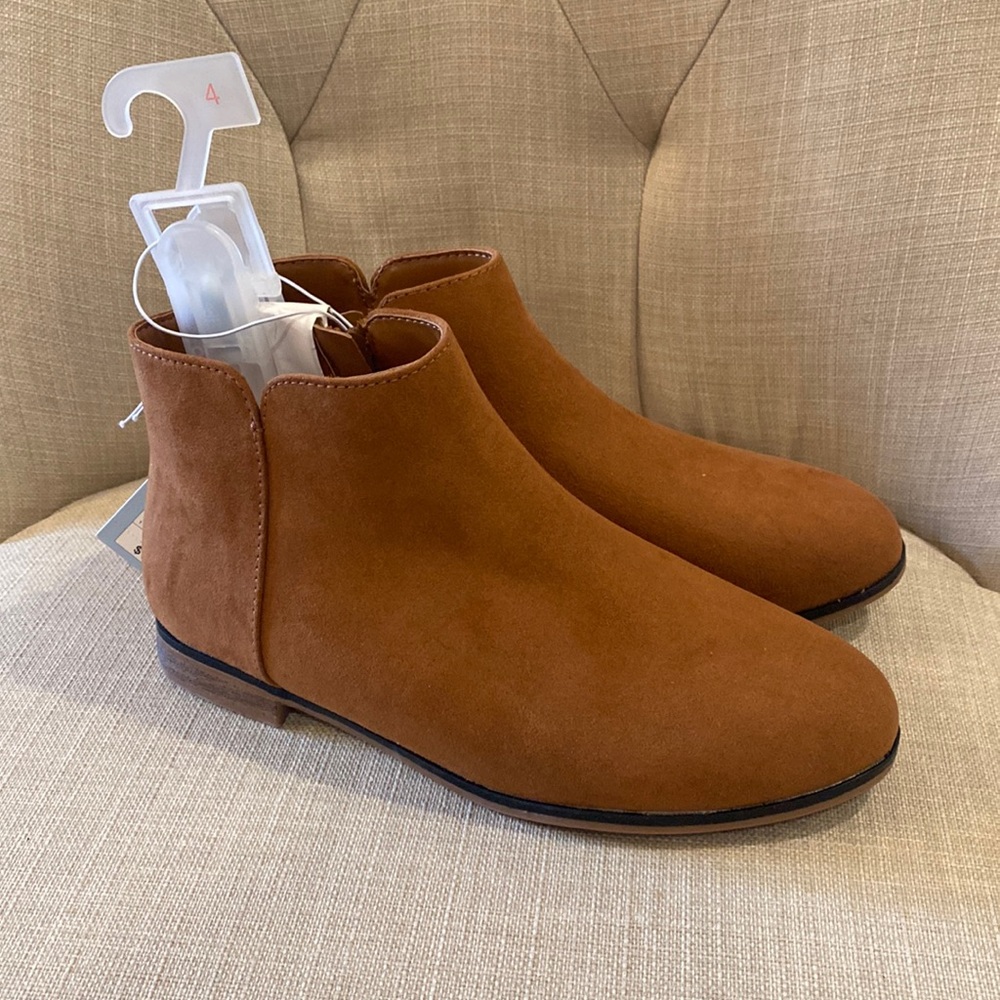 Cat & Jack Cognac girls 4 boots